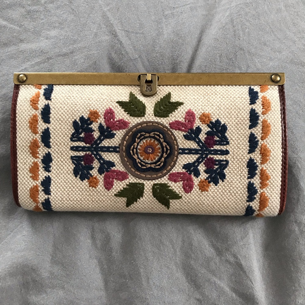 Fossil Embroidered Wallet